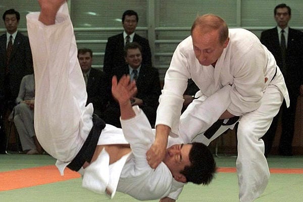 Vladimir Putin, Shinzo Abe take time out to enjoy judo in Vladivostok