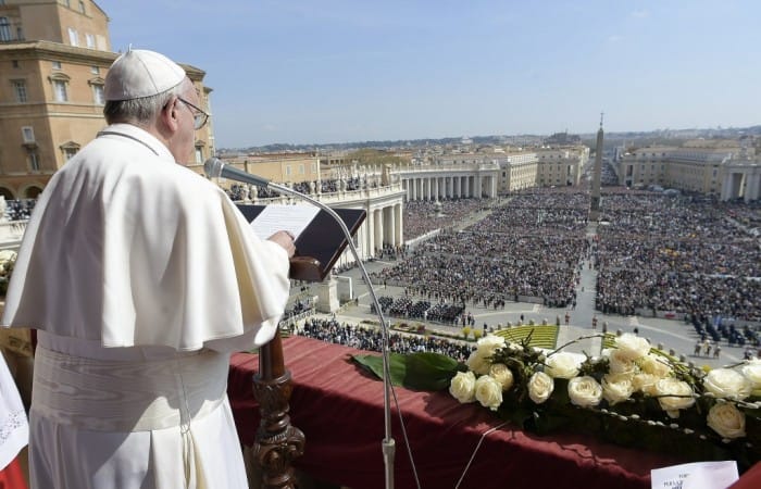 Pope Francis urges: Lift up your hearts, put down your phones
