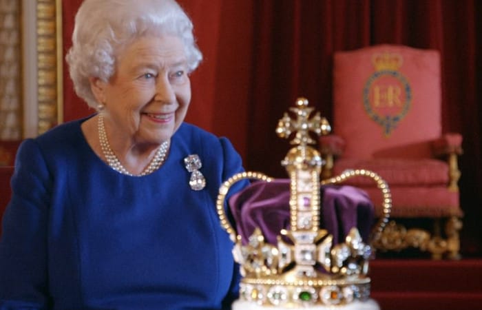 Queen Elizabeth II poses with the 17th century St Edward’s Crown for the documentary