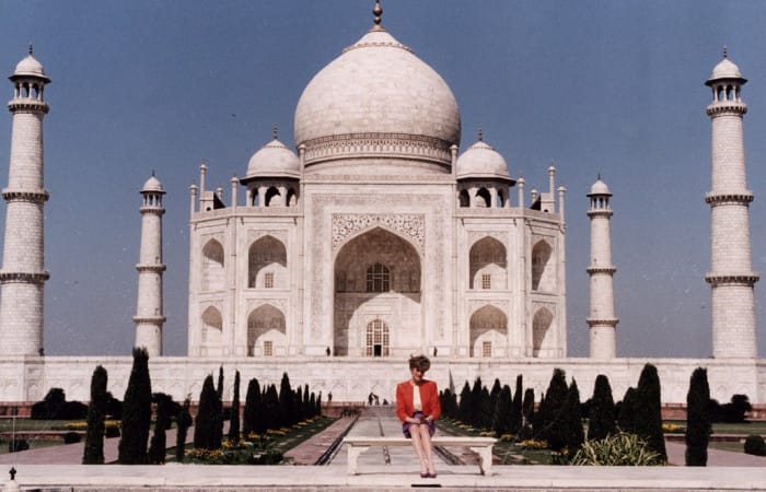 India: Taj Mahal colour change worries Supreme Court