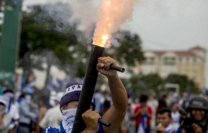 Nicaragua protests: Thousands support for Catholic Church