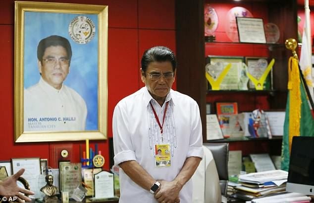 Philippine Mayor Antonio Halili assassinated during ceremony