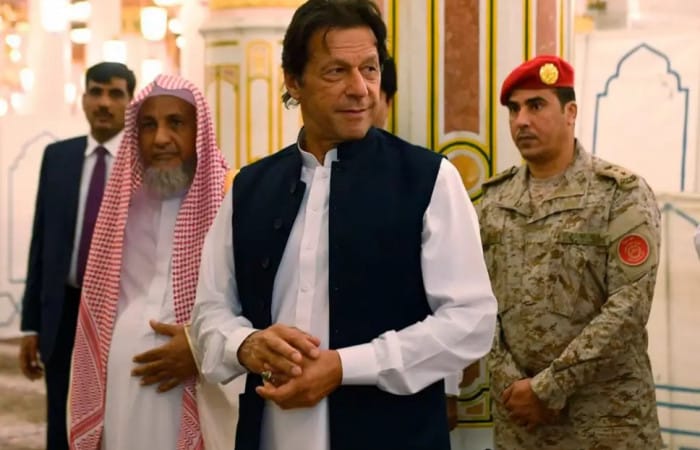 Imran Khan visits Saudi Arabia in first overseas trip ‘to seek financial aid’