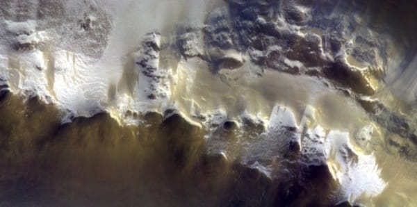 Swiss-built space camera captures aftermath of dust storm on Mars