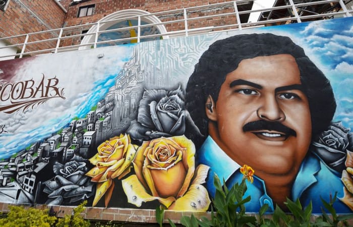 Pablo Escobar: Colombians mark 25 years since drug lord’s death
