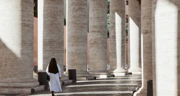 Vatican: Senior priest resigns over advances to nun