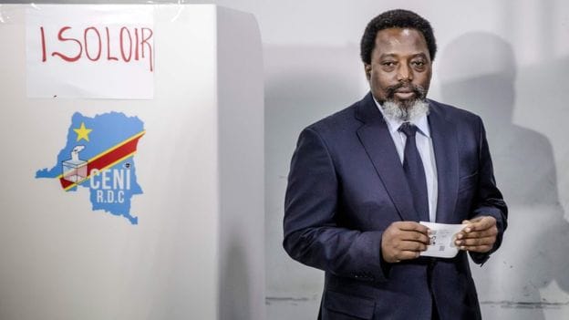 DR Congo election: Officials delay result of presidential vote