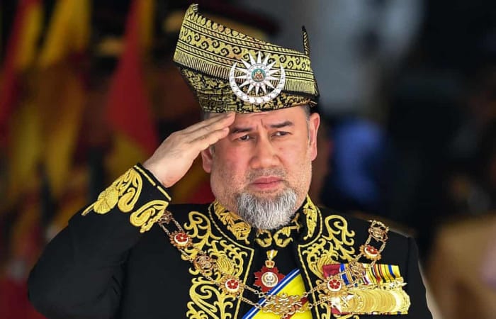 Malaysia king: Sultan Muhammad V abdicates in historic first