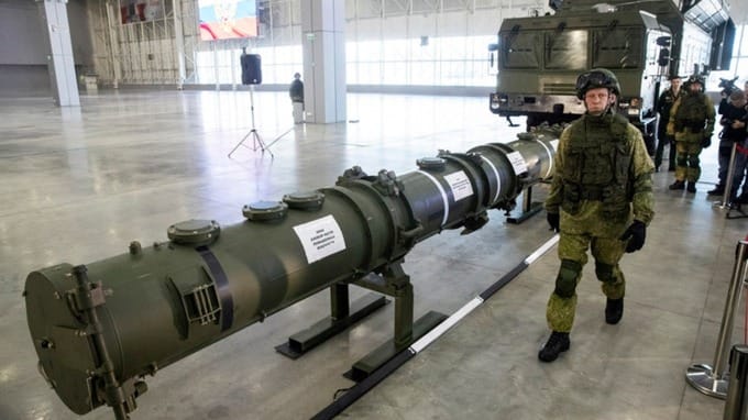 Russia displays new missile despite US nuclear tension