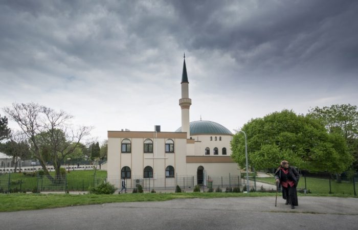 Austria jails imam, three other men for Isis recruitment
