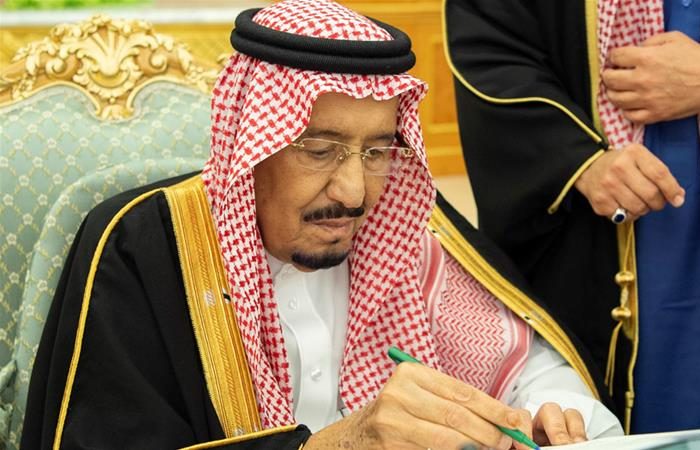 Saudi king approves US military deployment