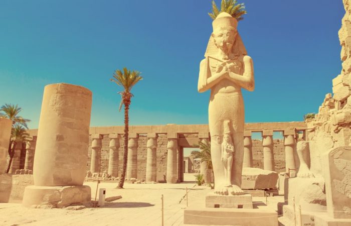 Egyptian tourism revenue surges to a record