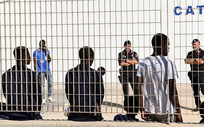 Italy sends military to Sicily as hundreds of migrants flee quarantine