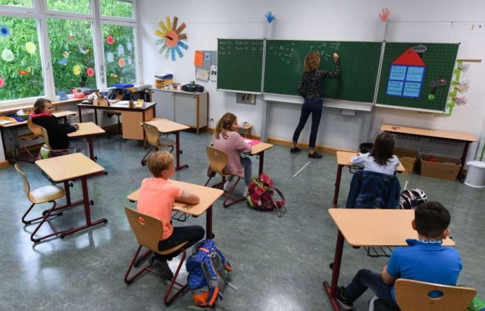 Italy reopens schools in mid-September