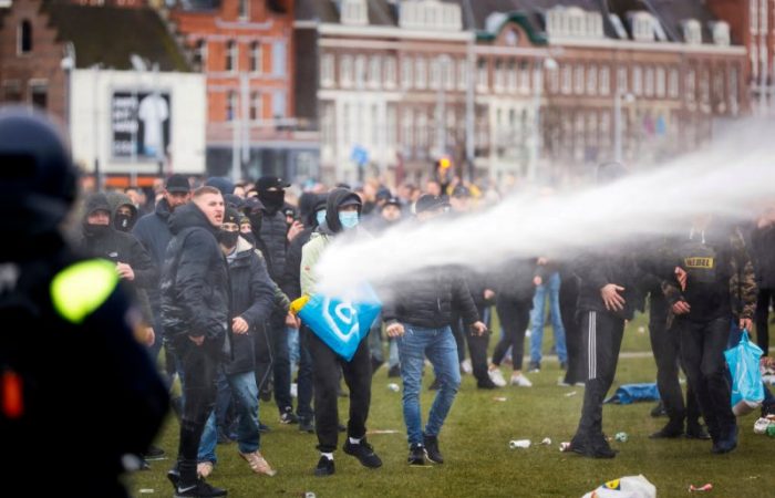 Dutch police clash with anti-lockdown protesters