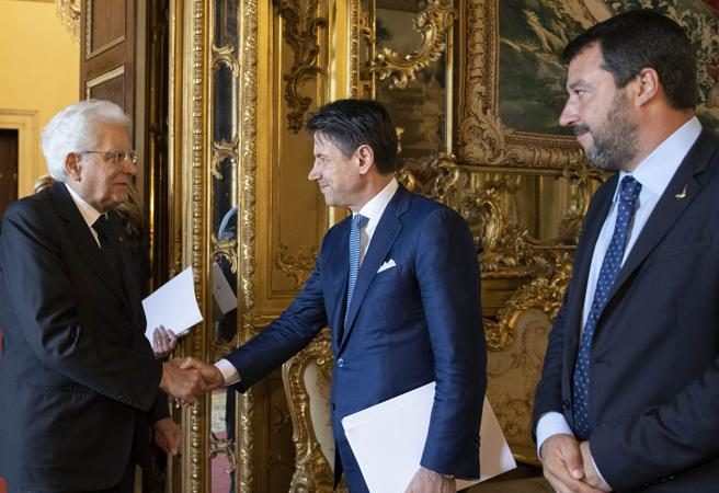 Talks continue in Italy to solve government crisis