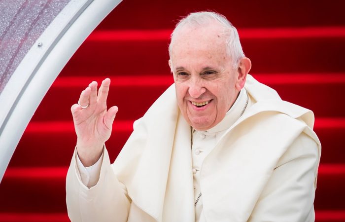Pope Francis doing well after intestinal surgery