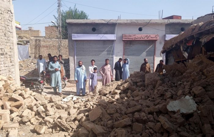 20 killed, hundreds injured as quake rattles southern Pakistan