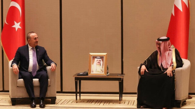 Turkish foreign minister meets Bahraini counterpart in Manama