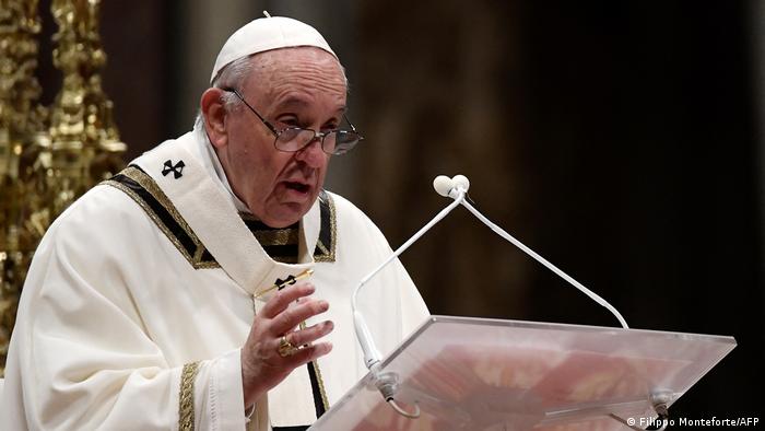 Vatican: Pope criticizes couples who choose pets over having children