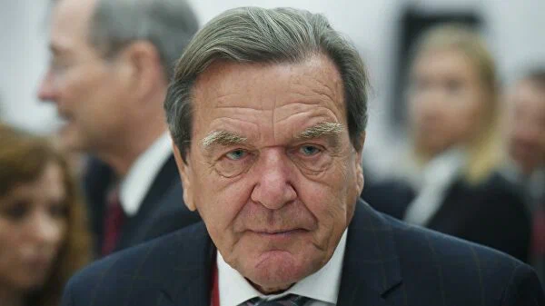 The ruling coalition of Germany wants to deprive Schroeder of the privileges of the ex-chancellor