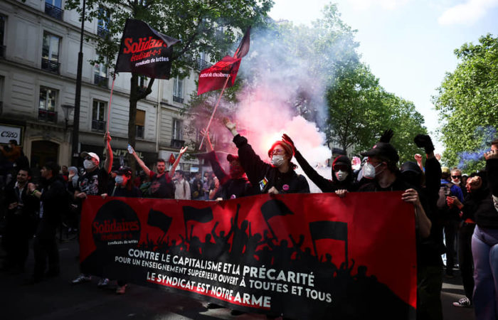 May Day demonstrations took place in France. Police in Paris is clashed with activists.
