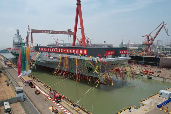 China launched the first aircraft carrier “Fujian” of its own design with a catapult