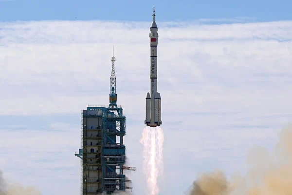 China launched reusable spacecraft into orbit using CZ-2F rocket