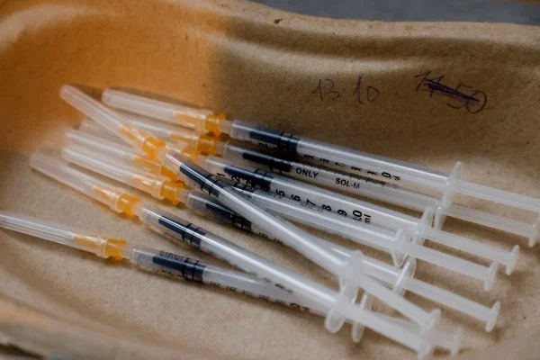 In Spain, cases of injections with syringes in public places have become more frequent
