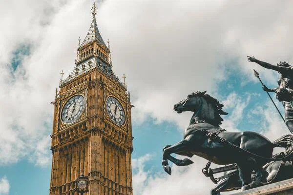 Big Ben clock stopped working in London