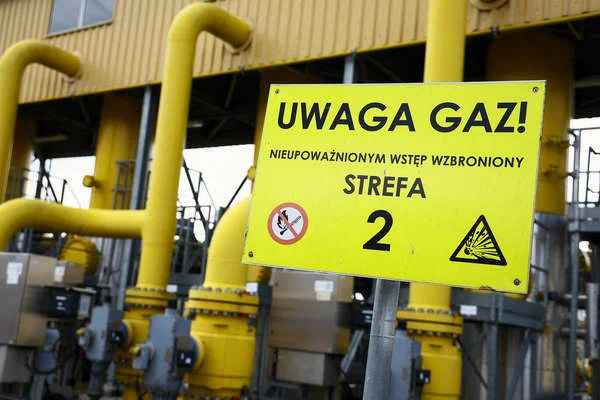 Polish PGNiG, left without Russian supplies, took a loan of €1 billion to buy gas