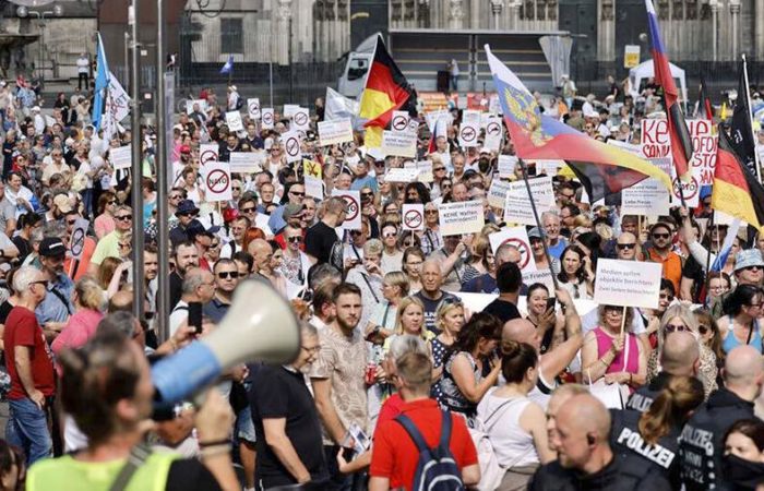 A demonstration against the supply of weapons to Ukraine and anti-Russian sanctions took place in Cologne
