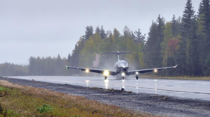 Finnish authorities block key highway for fighter training.
