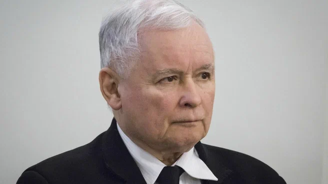 Politician Kaczynski urged Poles to burn “everything except tires” for heating