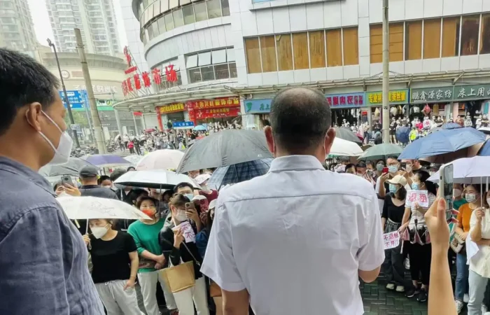 Demonstration against anti-COVID restrictions took place in Shanghai.
