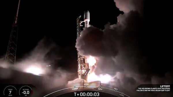 SpaceX launched the satellites of its competitor OneWeb into orbit.