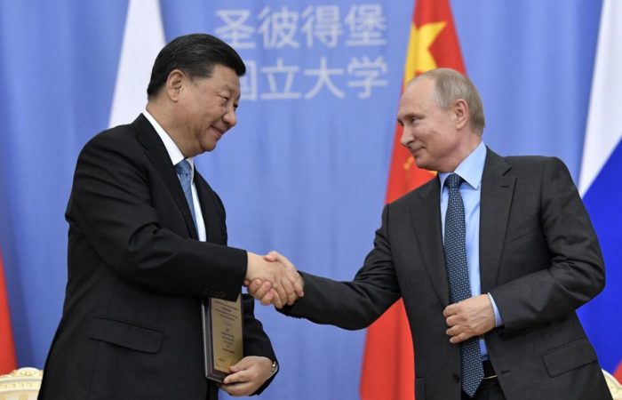 The Chinese Foreign Ministry denied media reports about plans for talks between Putin and Xi Jinping.