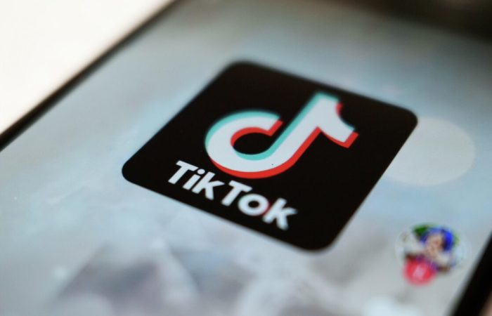 Members of the US House of Representatives have been ordered to remove their TikTok.
