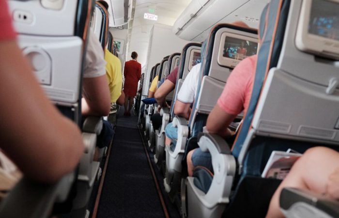 Passengers on a flight to Hawaii were injured due to turbulence.