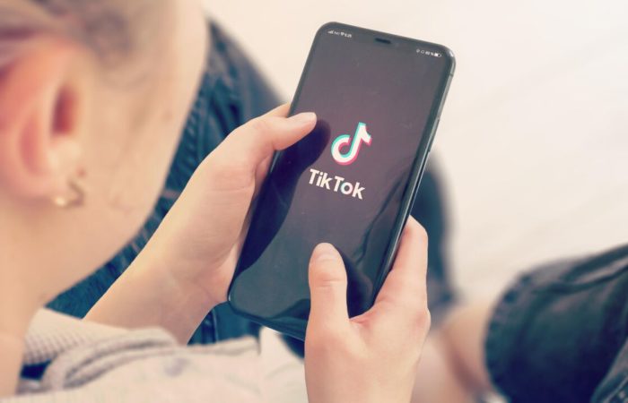 US senators have proposed legislation to ban the Chinese platform TikTok in the country.