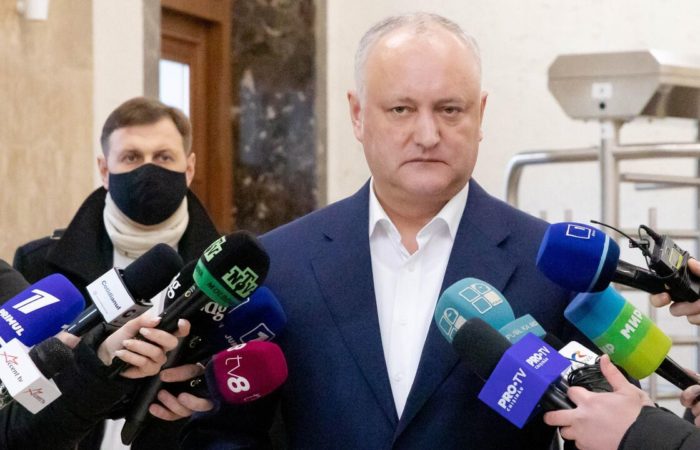Dodon accused the President of Moldova of destroying the state.