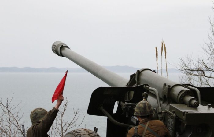 The DPRK opened artillery fire again in response to the firing of South Korea.