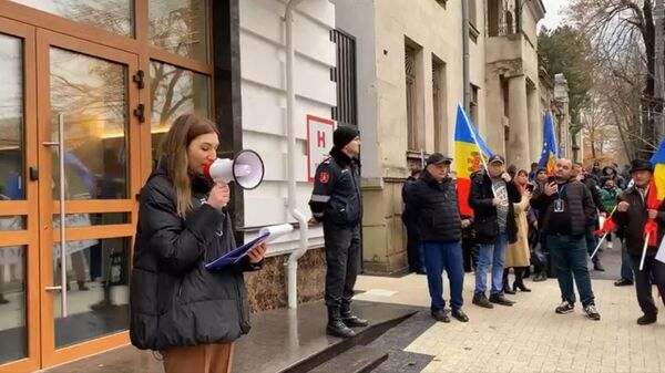 The Moldovan opposition is holding a protest action near the EU and US offices.