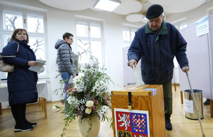 The Czech Republic resumed voting in the presidential elections.