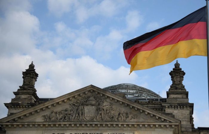 Germany is considering increasing military assistance to Ukraine, the British Foreign Office said.
