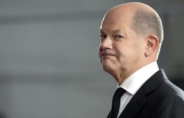 Scholz said he intends to continue calling Putin.