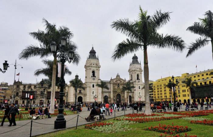The Peruvian Parliament declared the President of Colombia persona non grata.