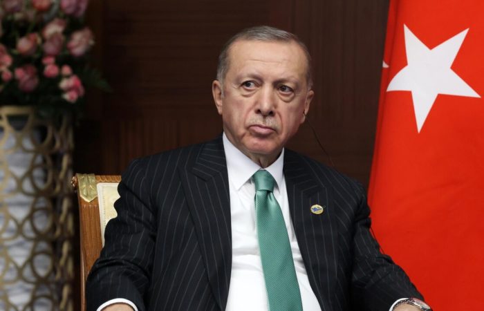Erdogan held a closed meeting with Aliyev.