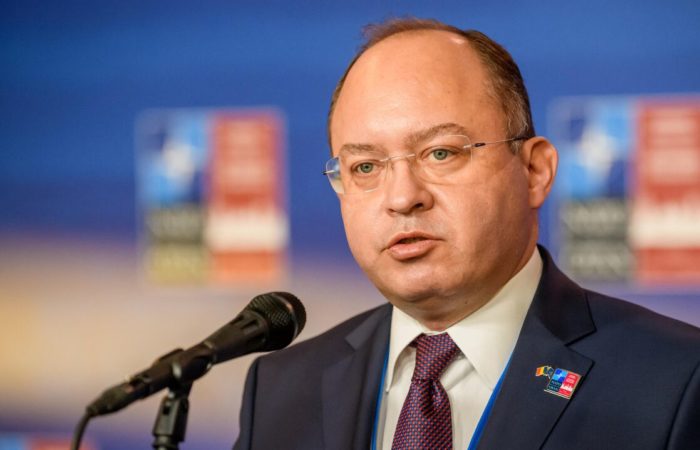The head of the Romanian Foreign Ministry refused to comment on the supply of weapons to Ukraine.
