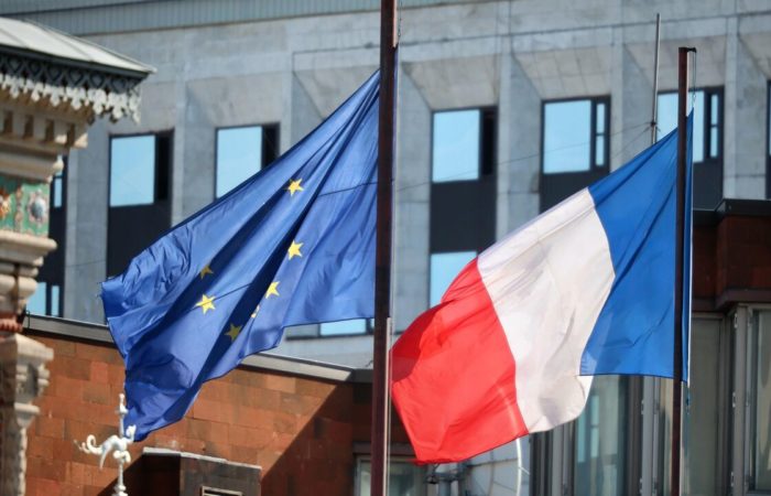 France is blocking the EU’s decision to finance the supply of ammunition to Kyiv.